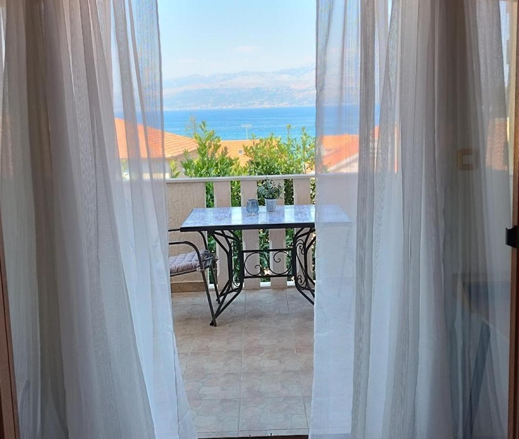 Apartman Mediterraneo Supetar Exteriör bild