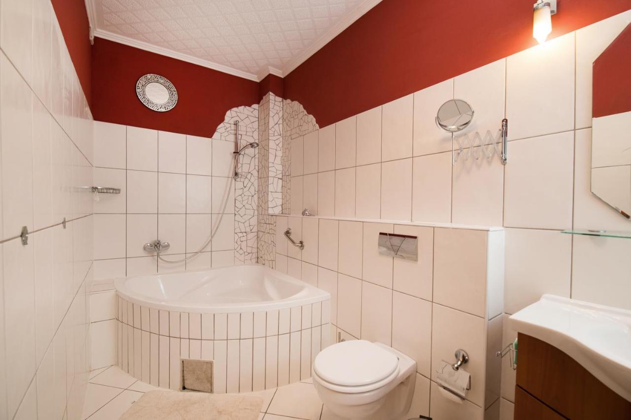 Apartman Mediterraneo Supetar Exteriör bild