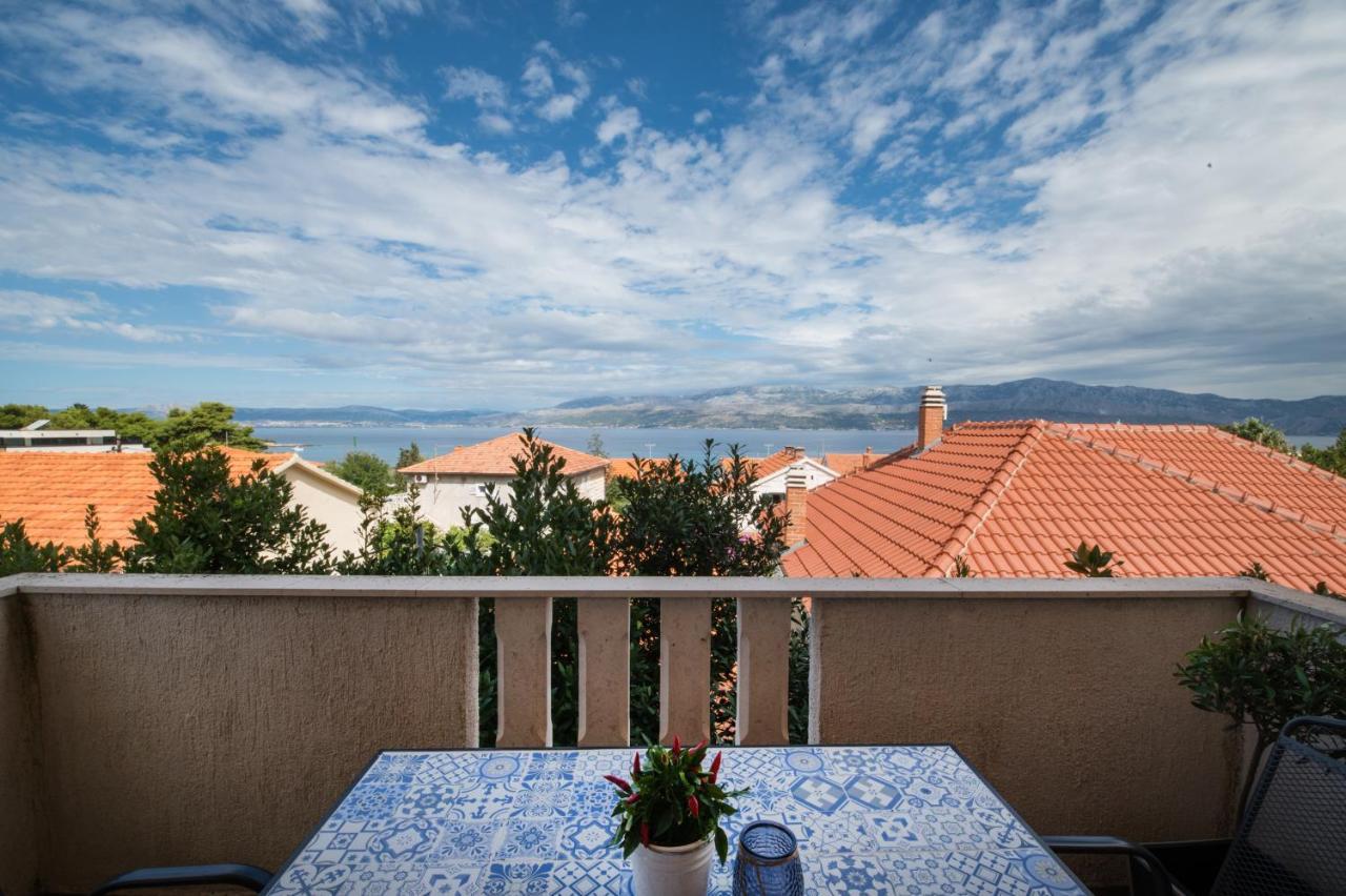 Apartman Mediterraneo Supetar Exteriör bild