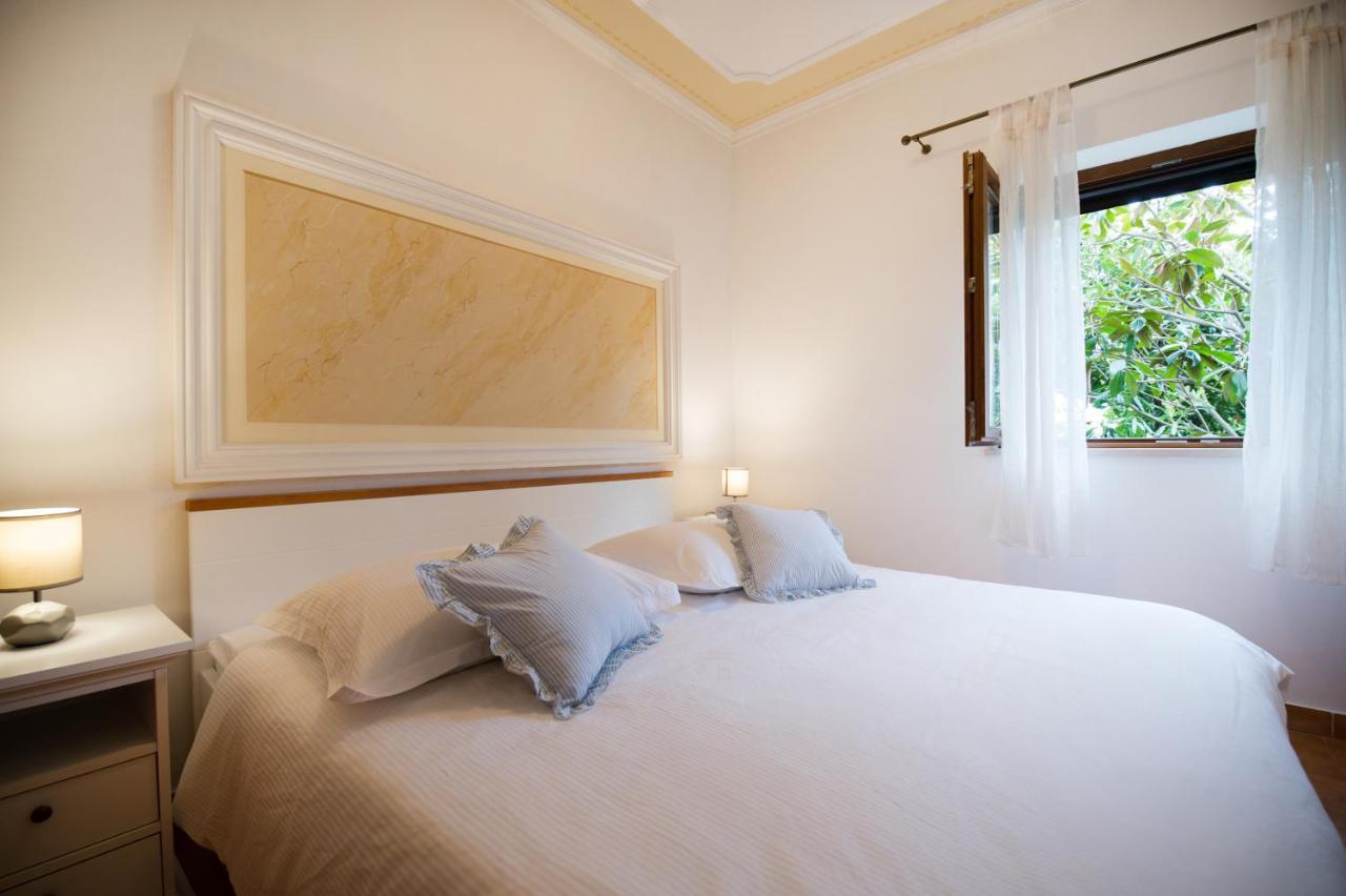 Apartman Mediterraneo Supetar Exteriör bild